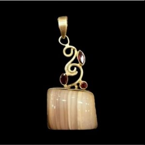 agate-garnet-silver-pendant