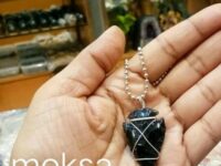 Obsidian Arrowhead pendant