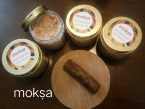 sandalwood salt scrub - 1 pc