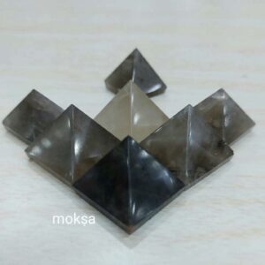 smoky-pyramid-1-inch-1pc