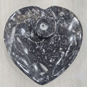 kuber-stone-heart-shaped-plate