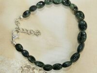 Enchanting emerald bracelet with hook and chain - 1pc