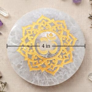 Natural Satin Spar Cleansing Plate (commonly sold as Selenite), handcrafted from natural fibrous gypsum with a polished silky white finish, ideal for displaying crystal bracelets, jewellery, pendulums, tumble stones, and small mineral specimens.